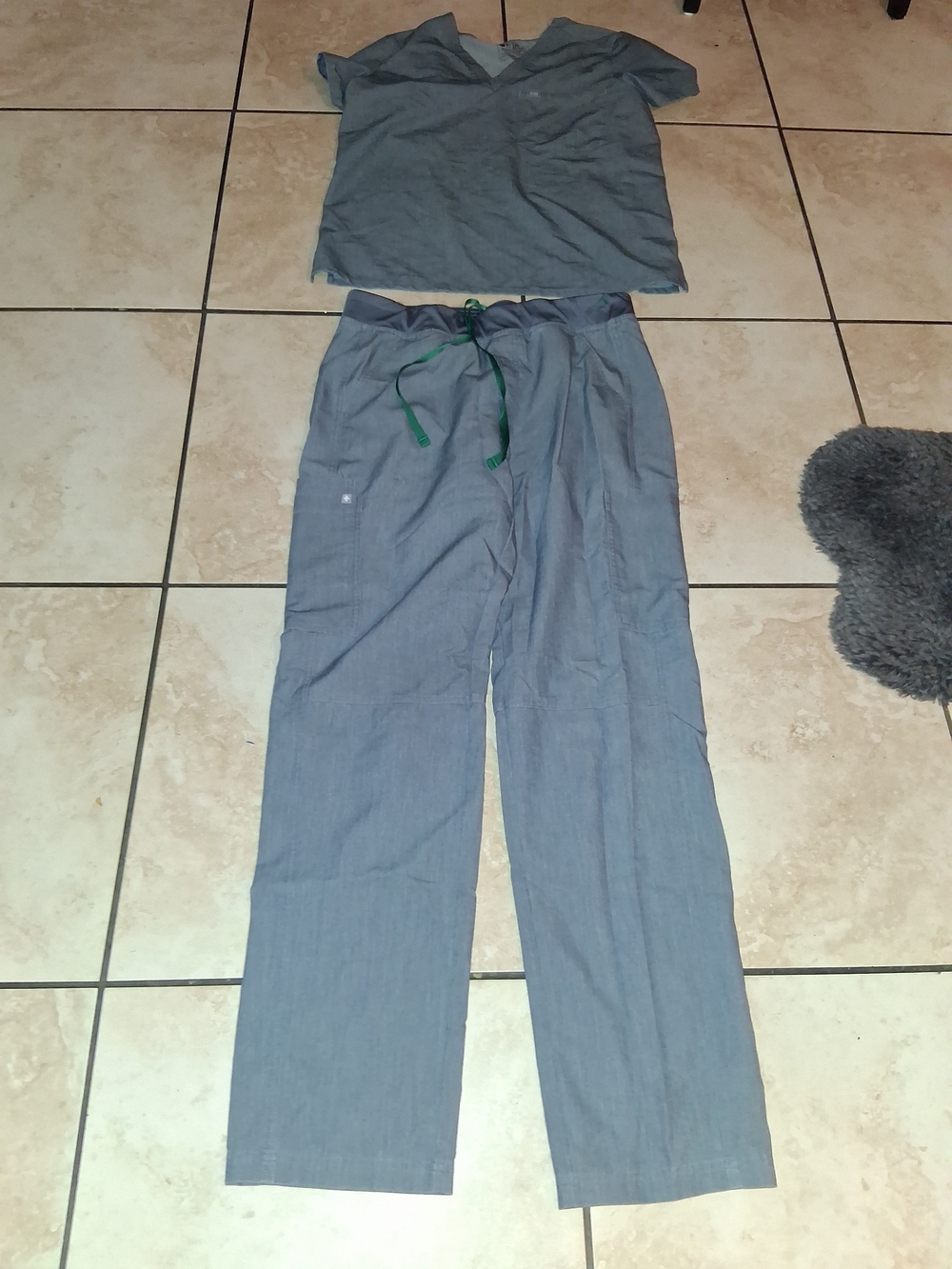 Figs Men's Graphite  Gray Scrub Set Size L with Green Cord